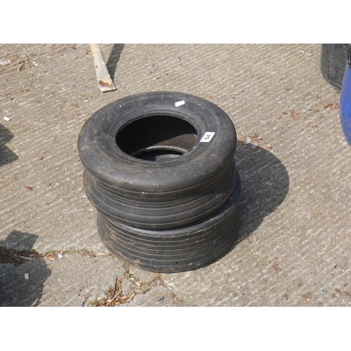 64 - 2 IMPLEMENT TYRES