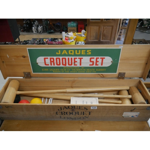 720 - CROQUET SET IN CASE