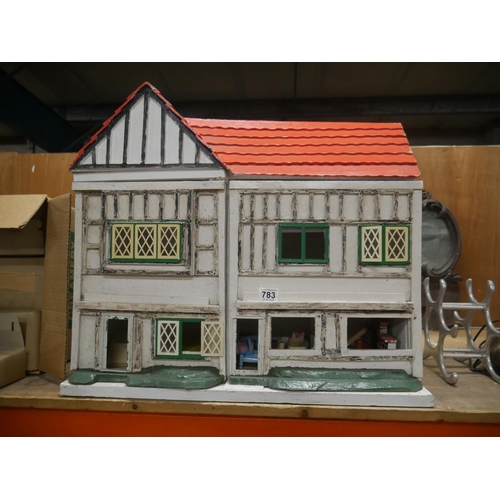 783 - DOLLS HOUSE