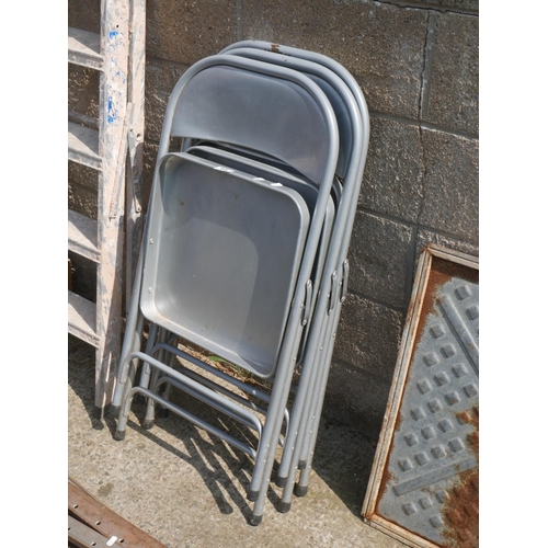 95 - 3 FOLDING CHAIRS