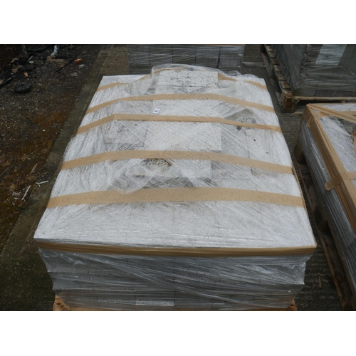 14 - PALLET OF GRANITE BRICK