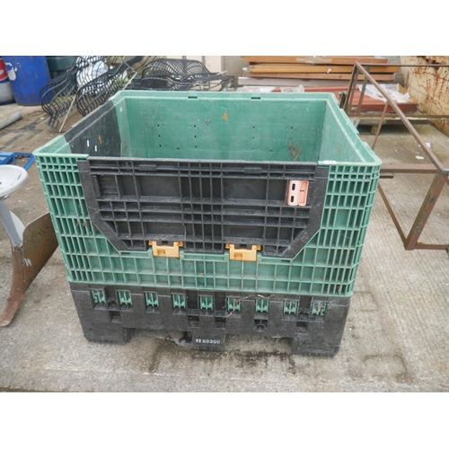 23 - PALLET CRATE