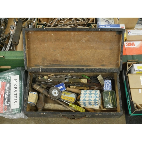 262 - WOODEN TOOL BOX & CONTENTS