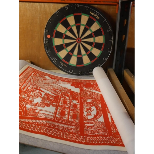 818 - DARTBOARD PLUS 1