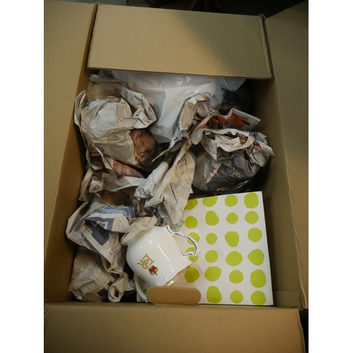 860 - BOX OF MIXED CERAMICS & GLASSWARE