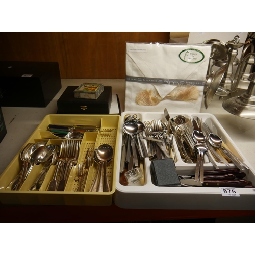 875 - CUTLERY & PLACE MATS