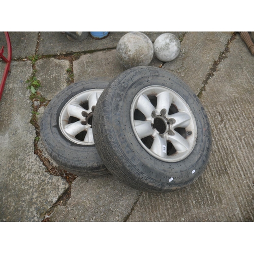 89 - 2 ALLOY WHEELS