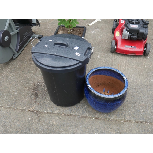 136 - PLASTIC BIN & GLAZED PLANTER