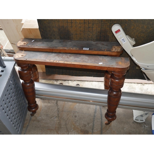 210 - 4 VICTORIAN TABLE LEGS