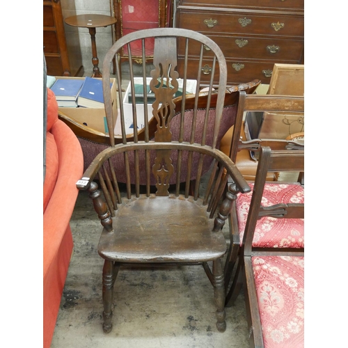 553 - WINDSOR ARMCHAIR