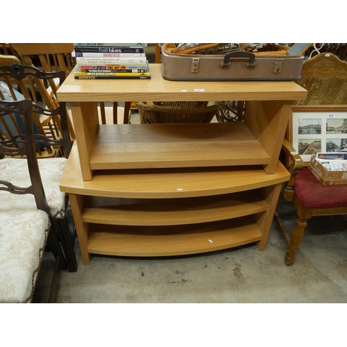 571 - OAK COFFEE TABLE & UNIT