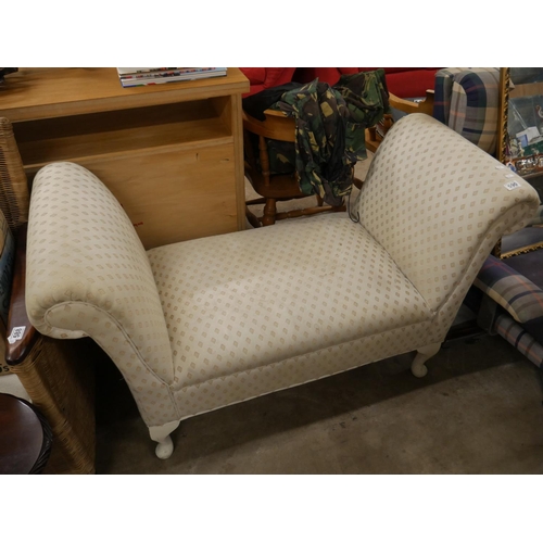 590 - DOUBLE ENDED SETTEE