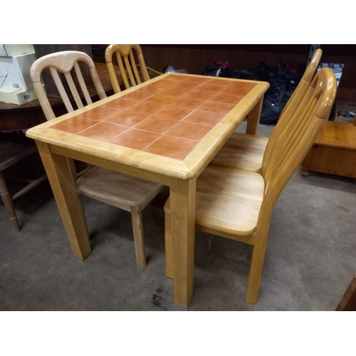 642 - TABLE & 4 CHAIRS