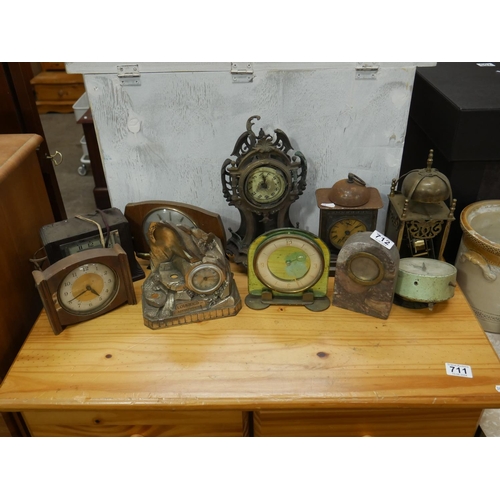 712 - LOT OF CLOCKS