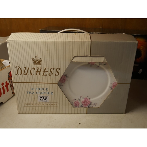 788 - DUCHESS 21 PIECE TEA SET