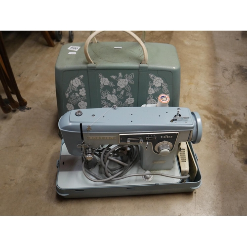 800 - SEWING MACHINE