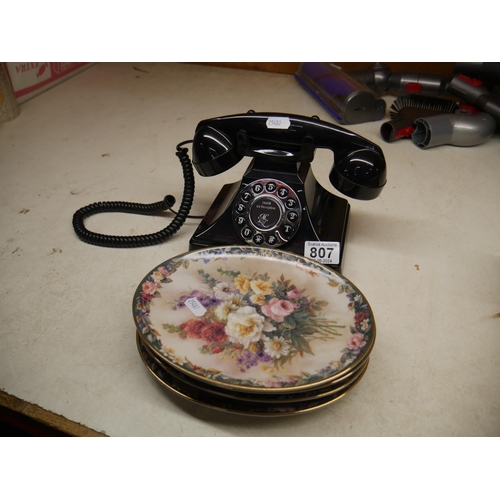 807 - VINTAGE STYLE PHONE PLUS 4 COLLECTABLE PLATES