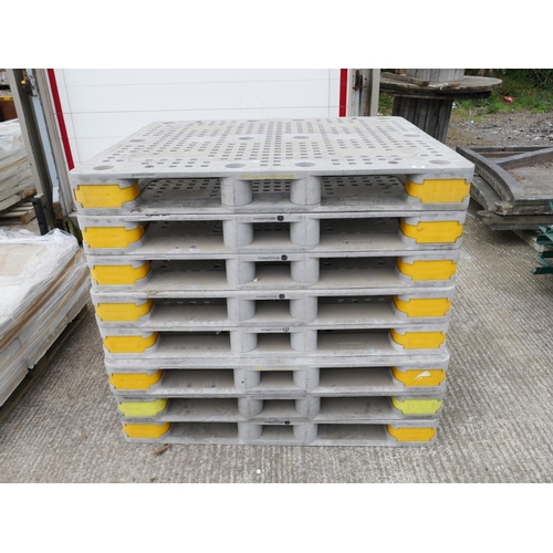 10 - PLASTIC PALLETS