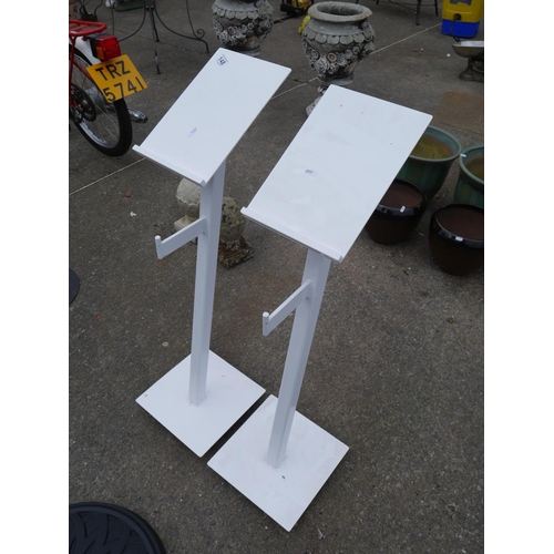 148 - 2 METAL DISPLAY STANDS