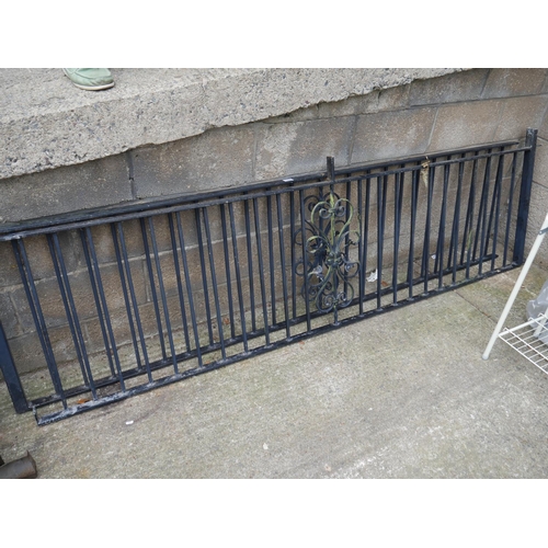 188 - METAL RAILINGS