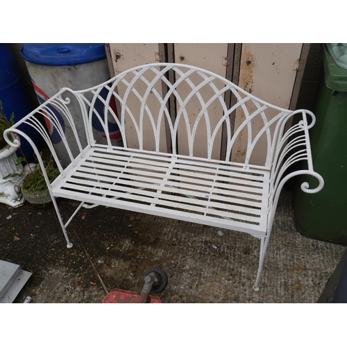 35 - METAL GARDEN SEAT