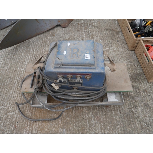 44 - ROCKWELD WELDER