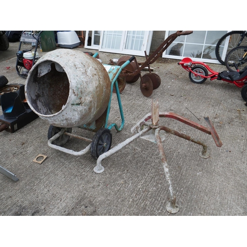 78 - CEMENT MIXER - NEEDS BOLT - SAS