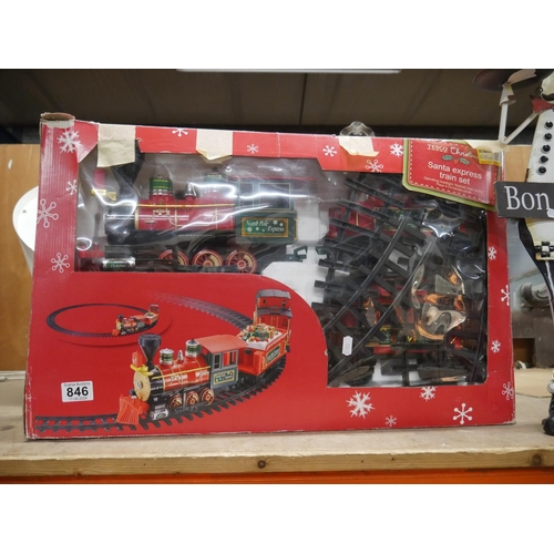 846 - CHRISTMAS TRAIN SET