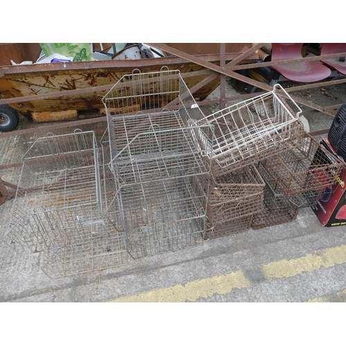 41 - LOT OF WIRE CAGES