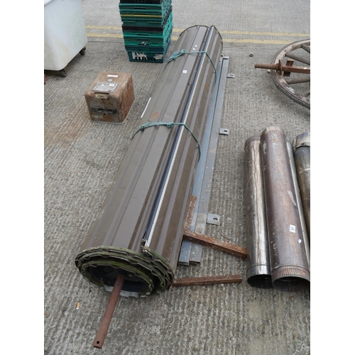 48 - ROLLER SHUTTER DOOR