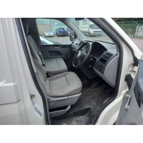 248 - VW TRANSPORTER VAN MOT TO APRIL 2025