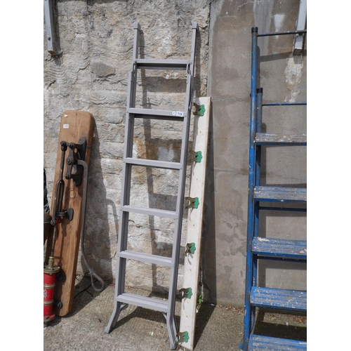 119 - STEP LADDER & TOOL RACK