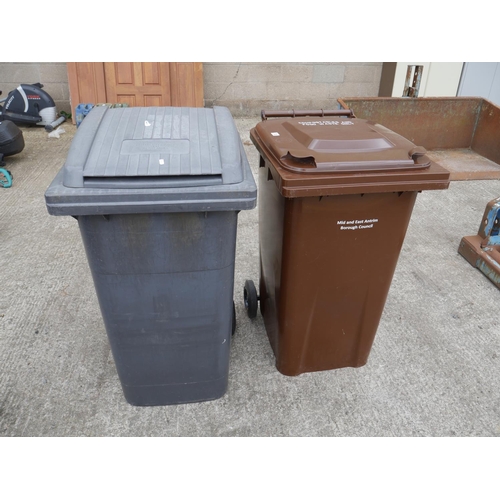 30 - 2 WHEELIE BINS