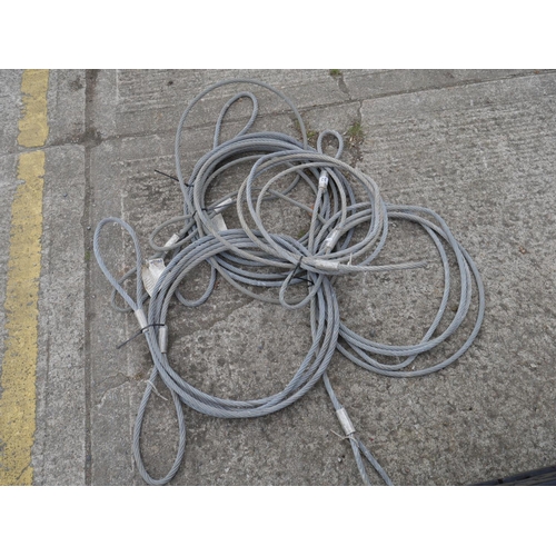 32 - LOT OF WIRE ROPE