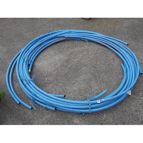 68 - LOT OF WATER PIPING