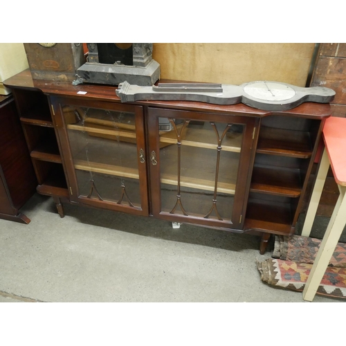 684 - CHINA CABINET