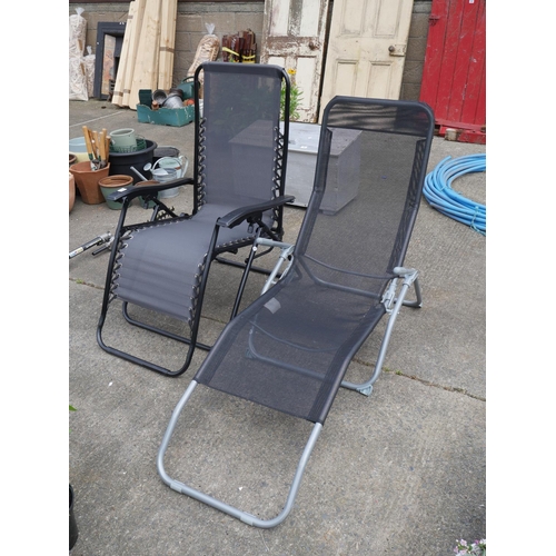 71 - 2 SUN LOUNGERS