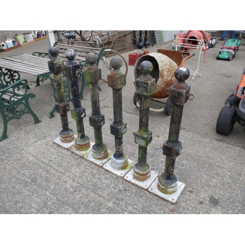 90 - 6 CAST IRON BOLLARDS X 42