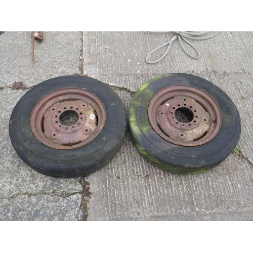 32 - 2 MASSEY FERGUSON WHEELS