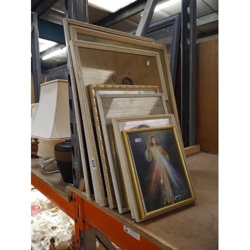 628 - LOT OF RELIGIOUS PICTURES