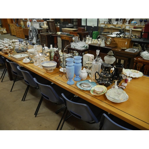 LARGE TABLE LOT