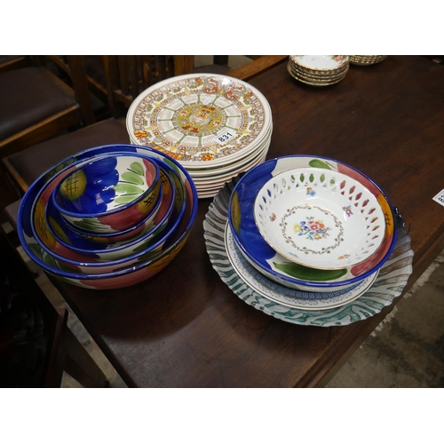 831 - LOT OF MIXED CERAMICS