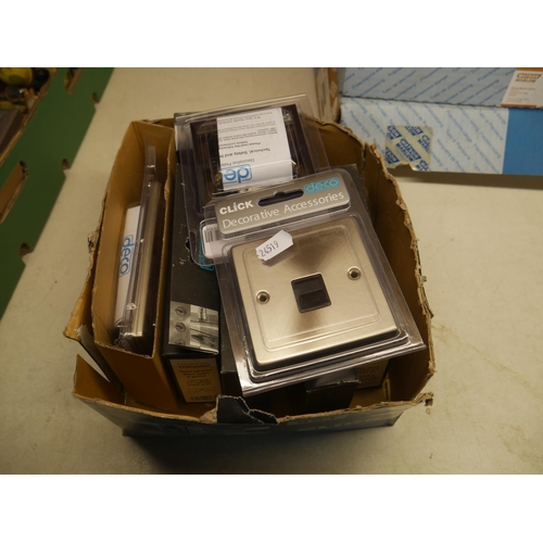 881 - BOX OF ELECTRICAL SWITCHES