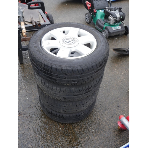 109 - 4 ALLOY WHEELS