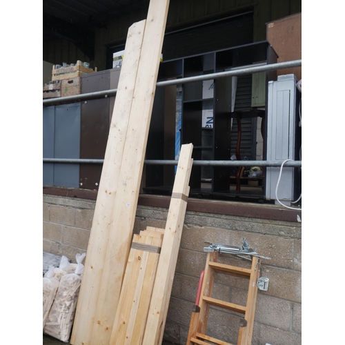 119 - LOT OF WHITE WOOD