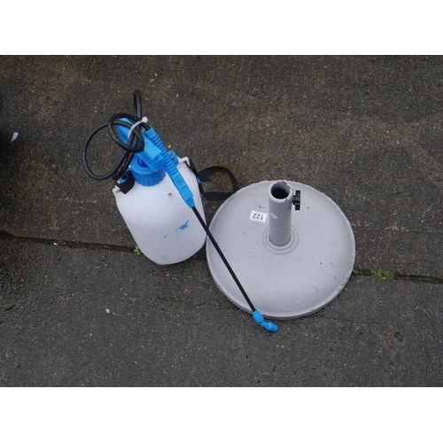 122 - PARASOL BASE & GARDEN SPRAYER