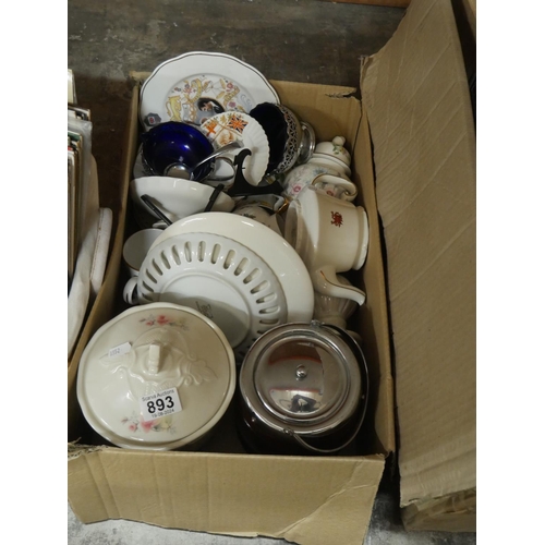 893 - BOX OF MIXED CERAMICS