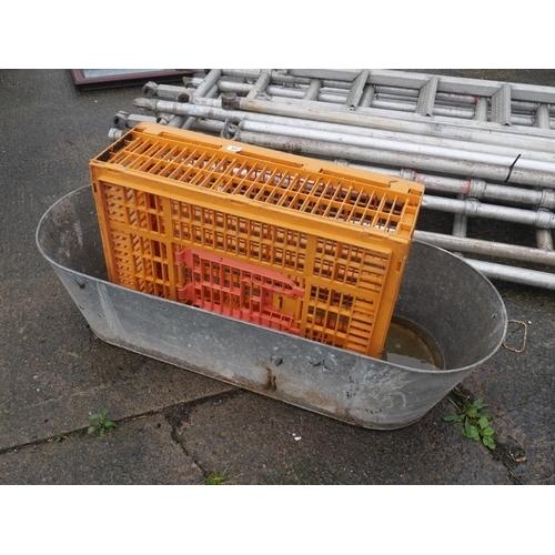 99 - TIN BATH & POULTRY CRATE