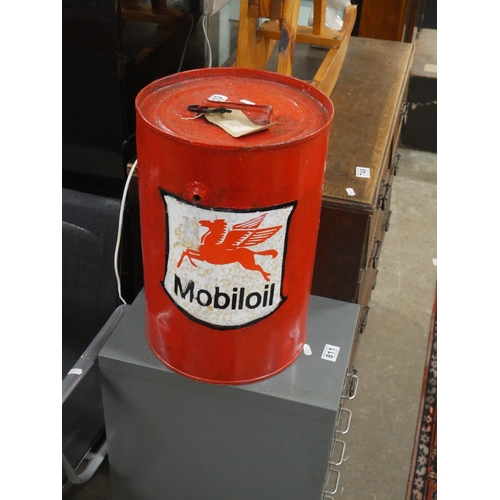 810 - MOBIL OIL CAN