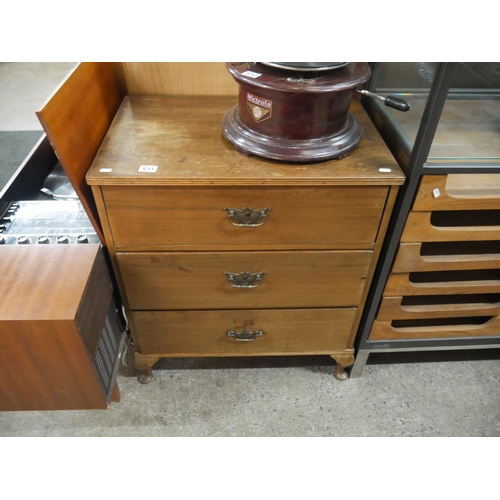 831 - 3 DRAWER CHEST